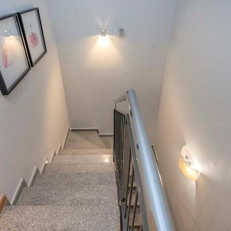 2 Bedroom Duplex Apartment With Balcony 4-3 Барселона Екстериор снимка