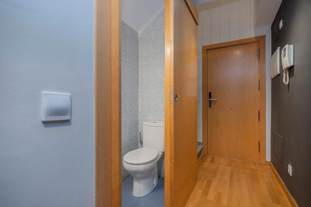 2 Bedroom Duplex Apartment With Balcony 4-3 Барселона Екстериор снимка