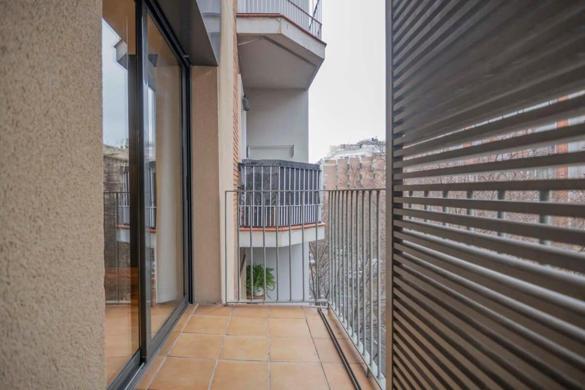 2 Bedroom Duplex Apartment With Balcony 4-3 Барселона Екстериор снимка